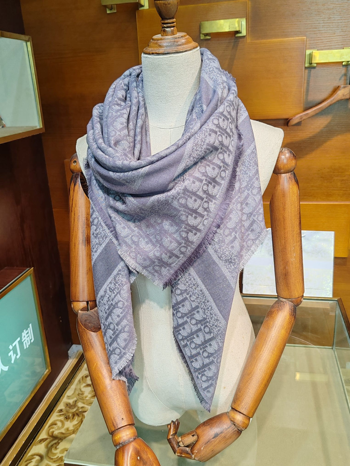 silver metal floral Shawl for women - product detail view