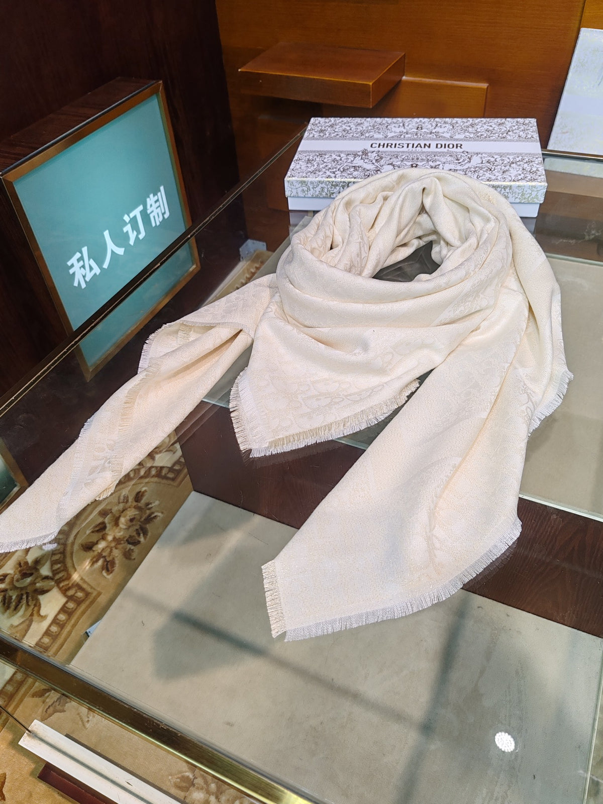 silver metal floral Shawl for women - alternate angle view 4