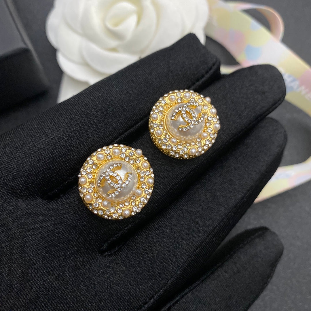 pearl floral Drop Earrings for women - alternate angle view 4