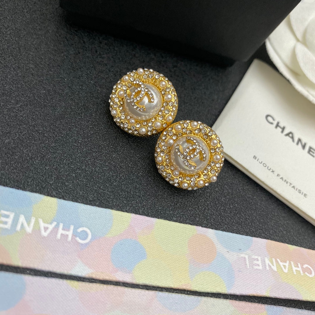 pearl floral Drop Earrings for women - alternate angle view 3