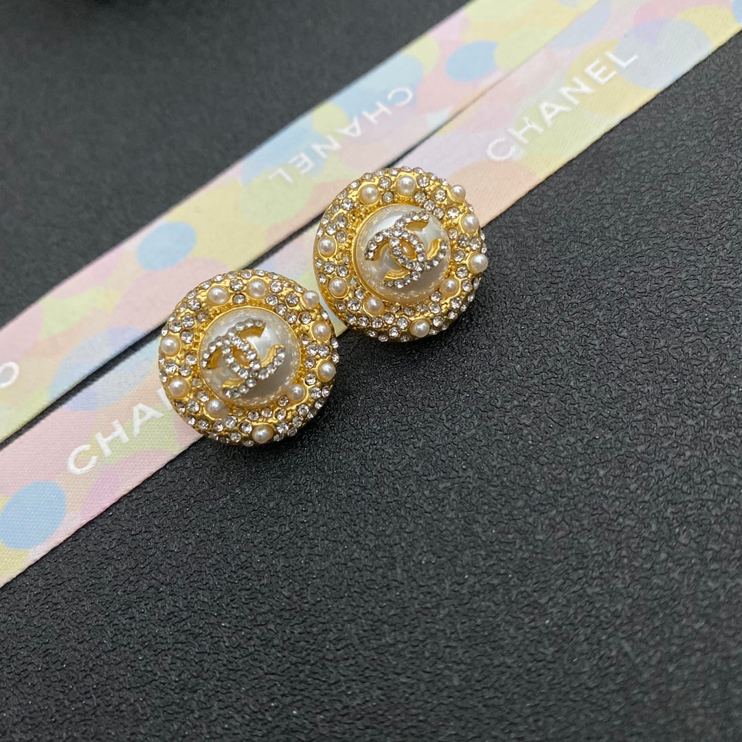 pearl floral Drop Earrings for women - product detail view