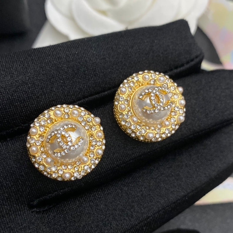 pearl floral Drop Earrings for women - alternate angle view 9