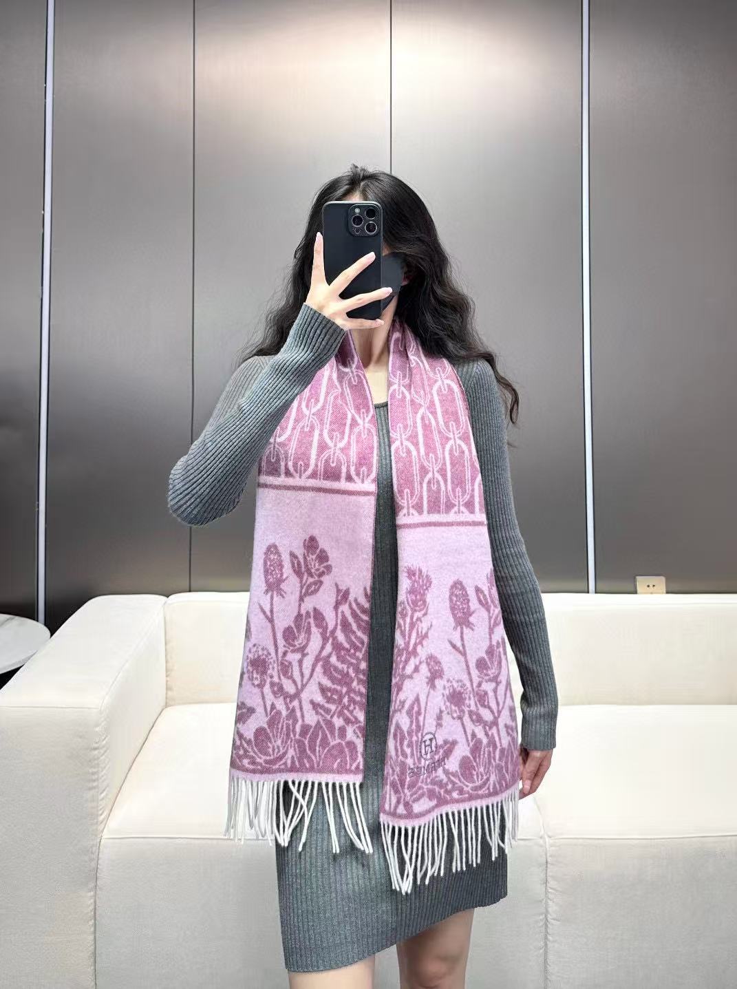 velvet versatile Scarf for men - product detail view
