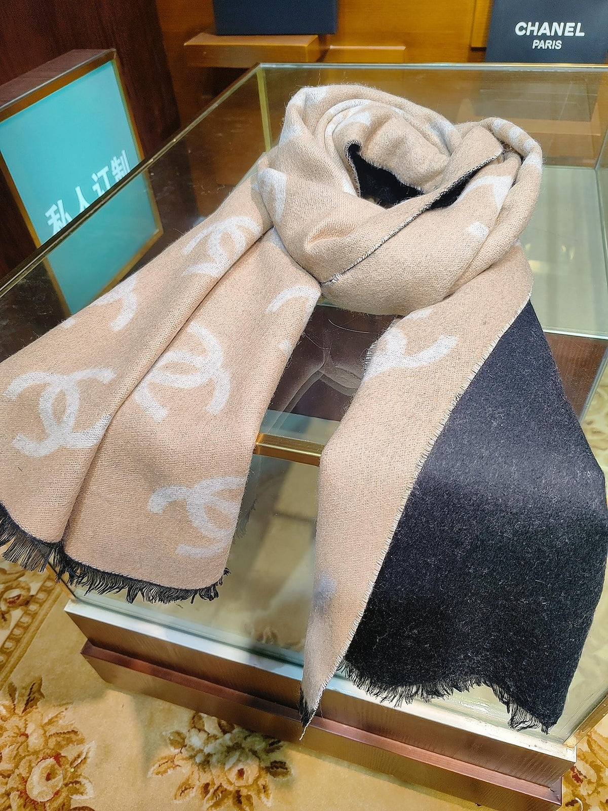 black and white Shawl for women - alternate angle view 3