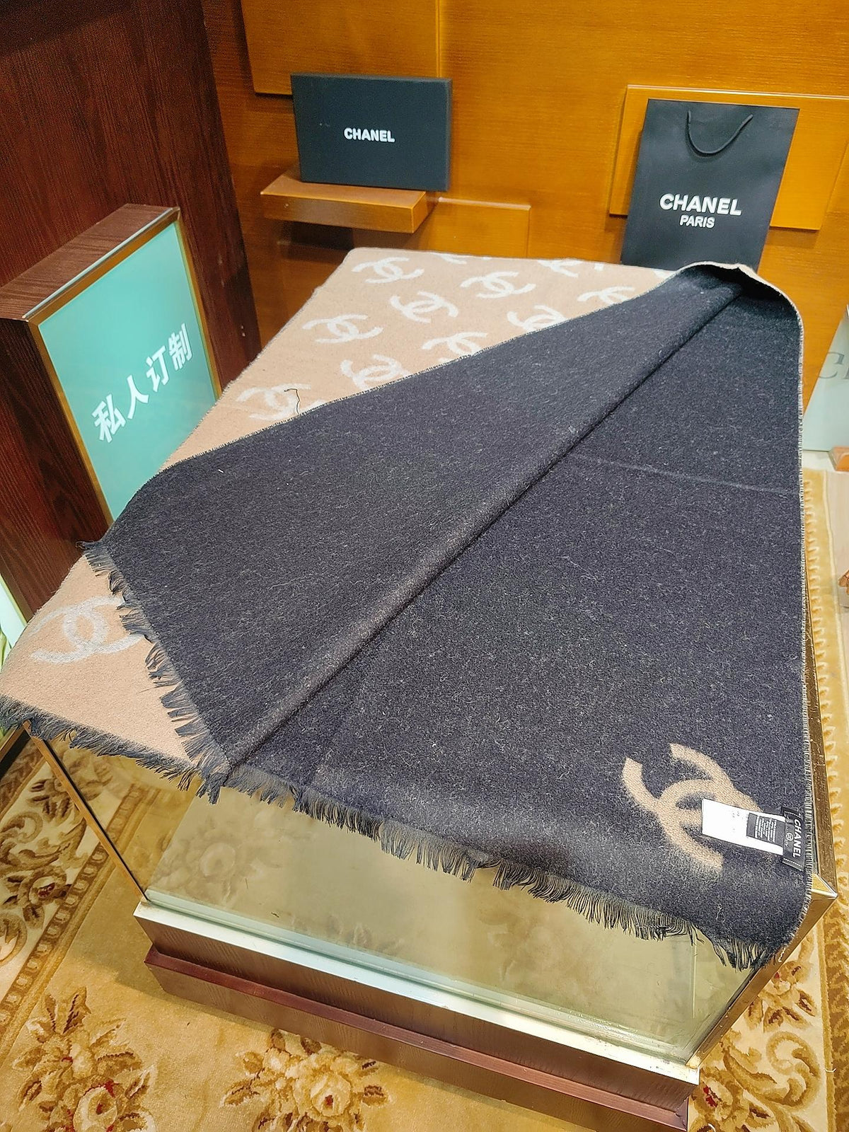 black and white Shawl for women - alternate angle view 7