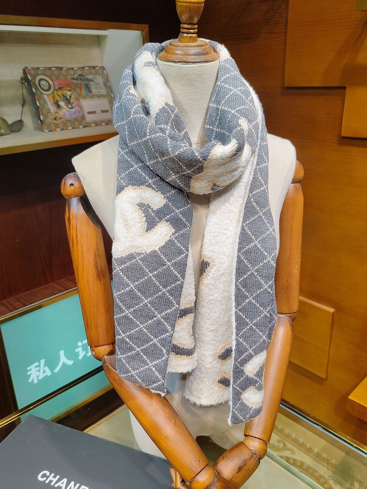 two-tone wool casual Scarf for women - alternate angle view 2
