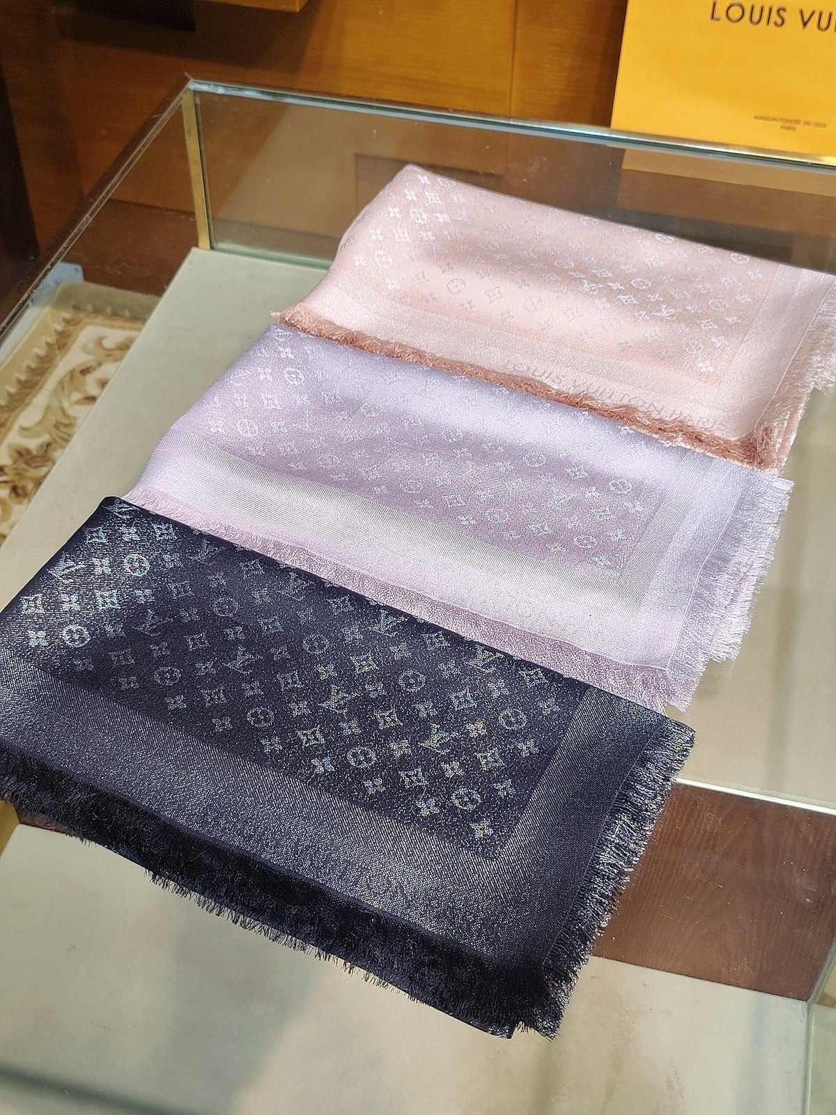 two-tone velvet floral Shawl for women - alternate angle view 9