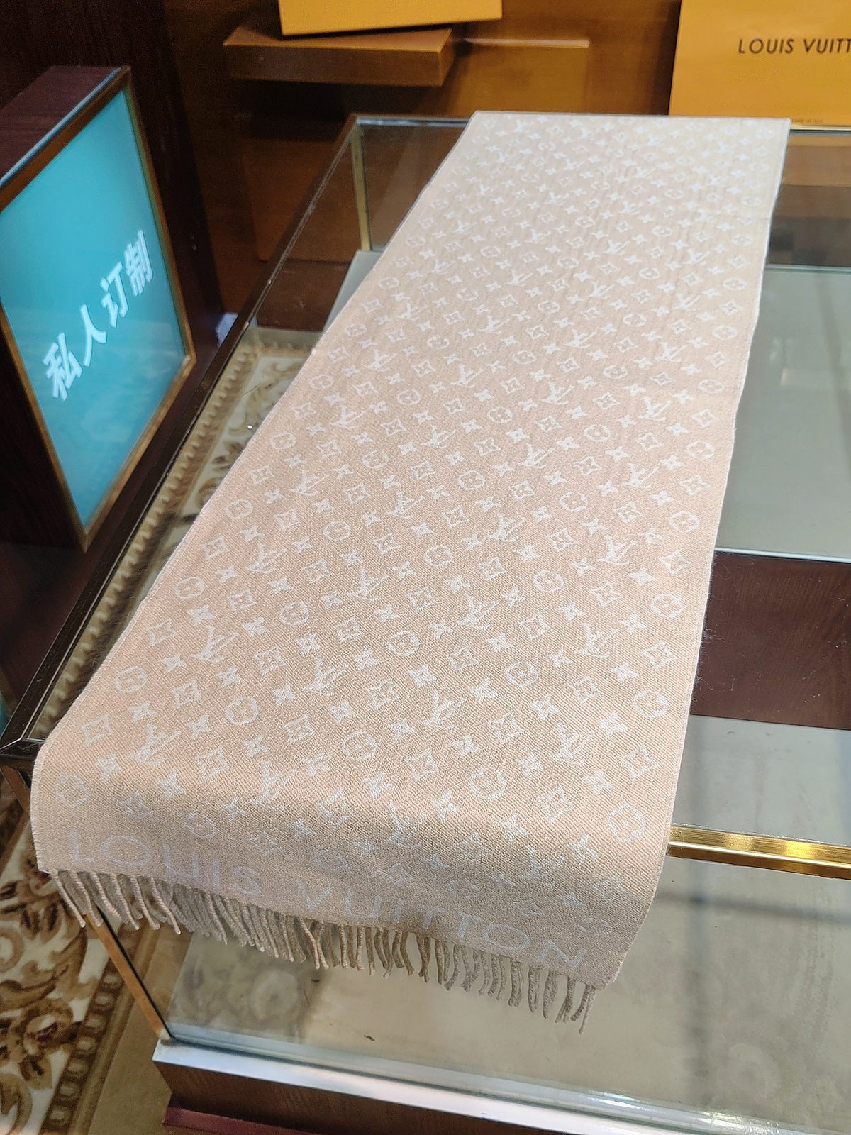 velvet floral Shawl for women - alternate angle view 9