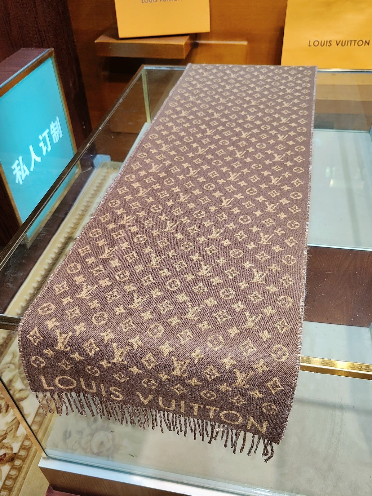 velvet floral Shawl for women - alternate angle view 8