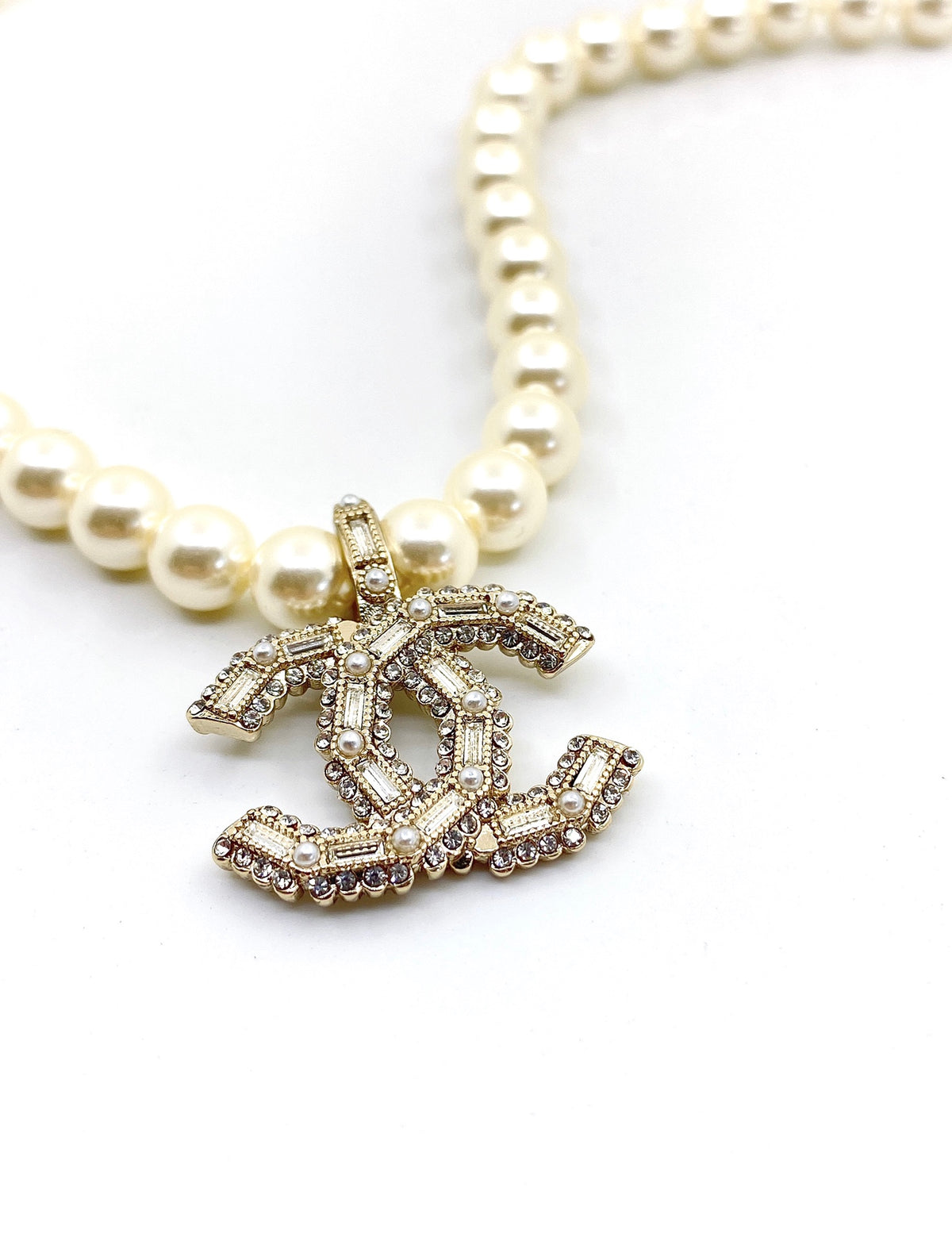 pearl Necklace for women - alternate angle view 4