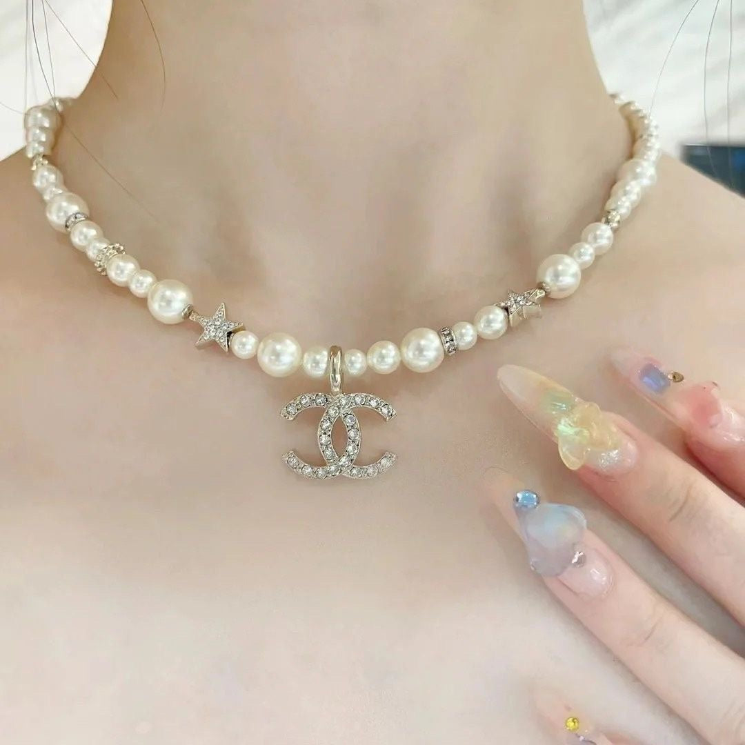 fashion accessory for women - alternate angle view 2