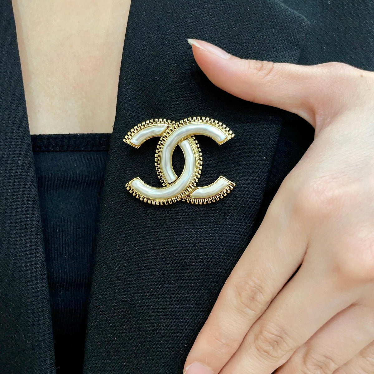 Suit for men and women - product detail view