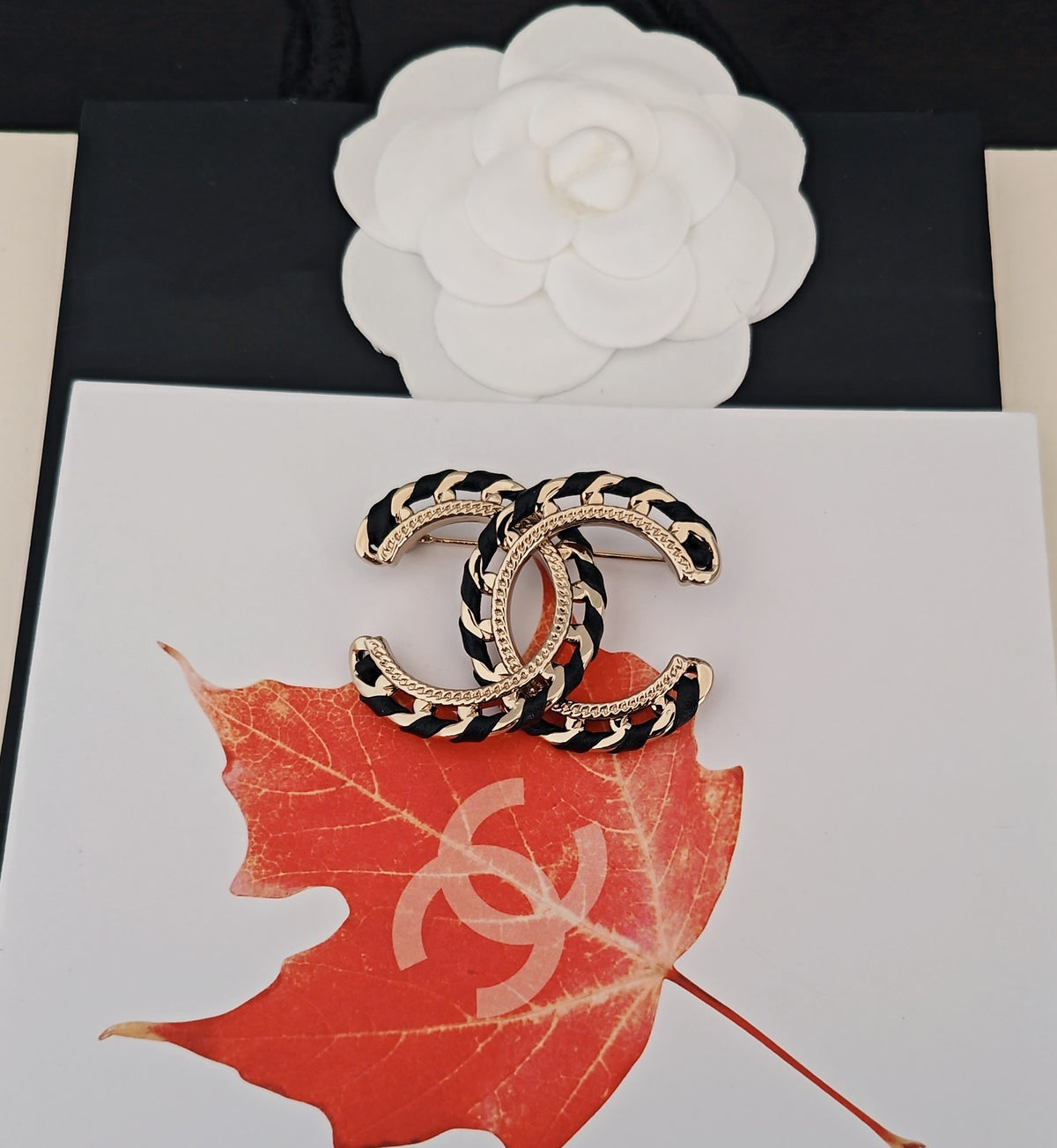black brass hollow Brooch for women - alternate angle view 4
