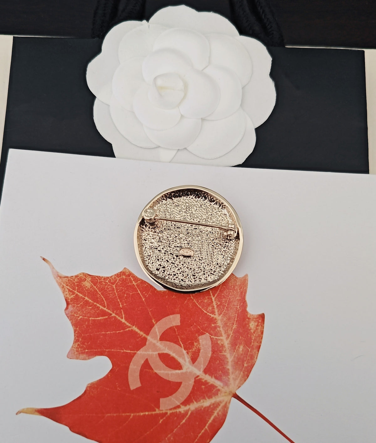 white brass Brooch for women - alternate angle view 5