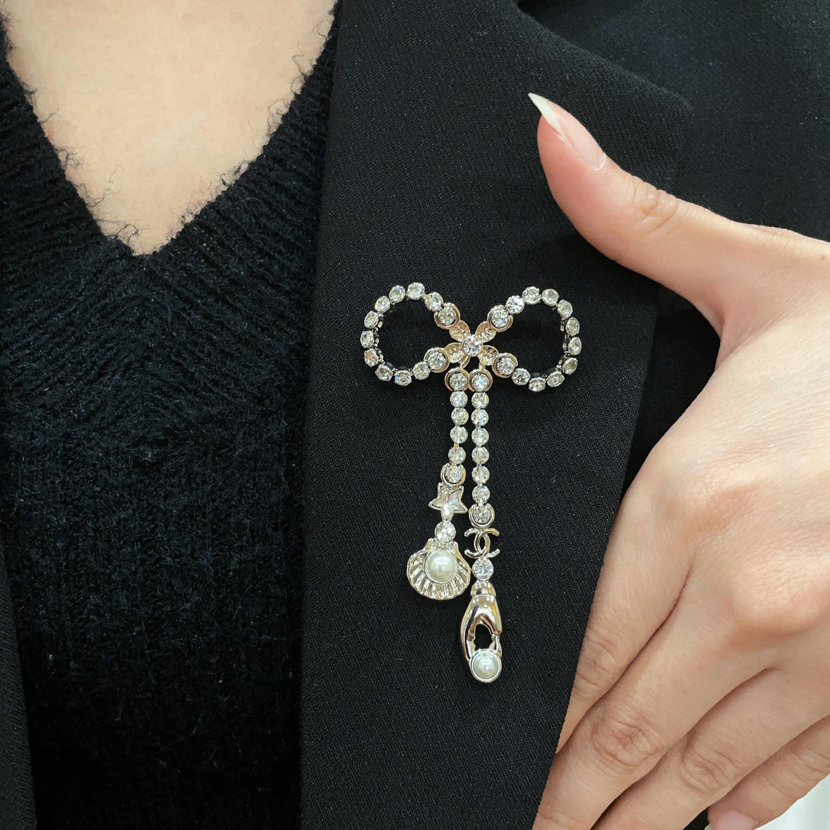 Suit for men and women - product detail view