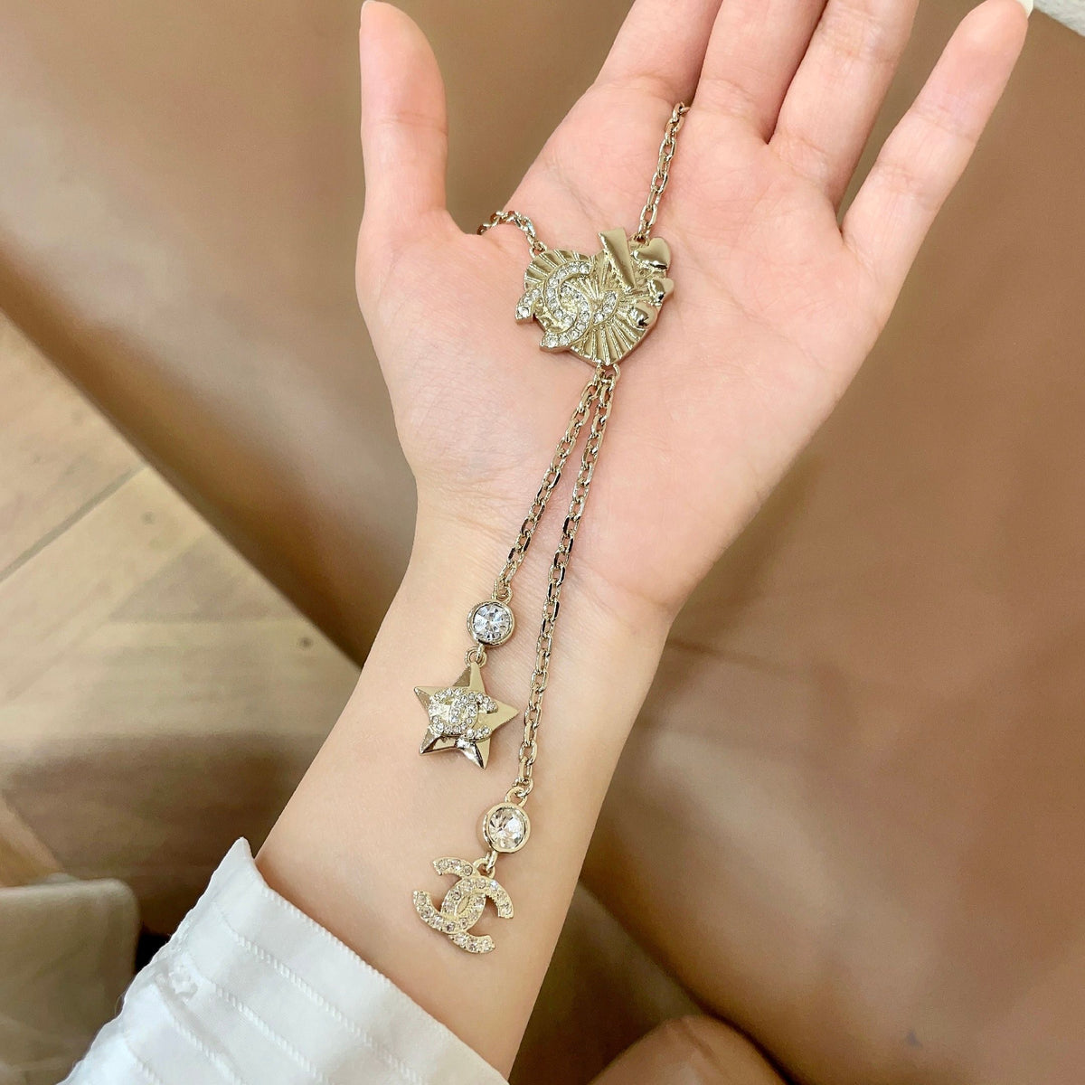 elegant Necklace for women - alternate angle view 4