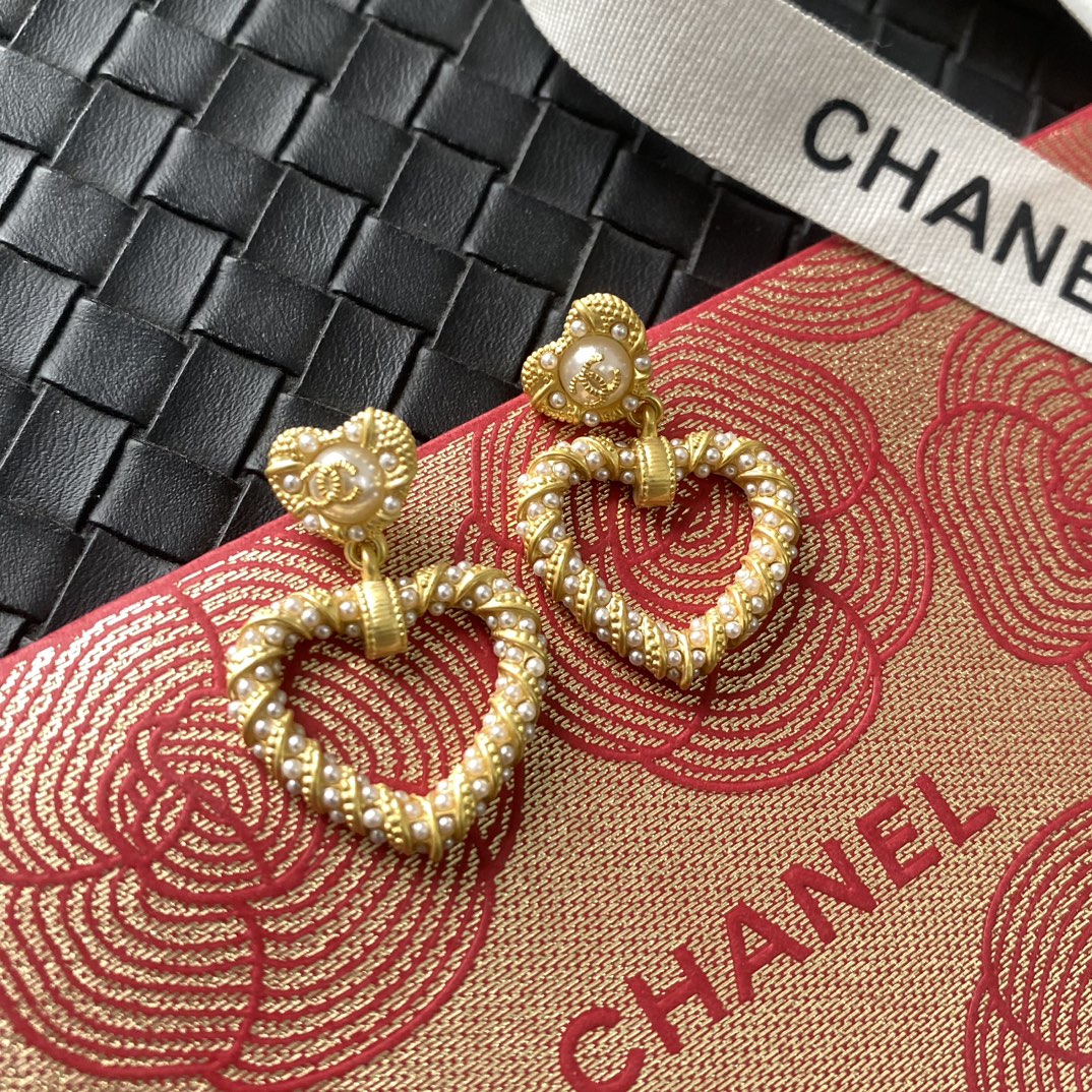 beige pearl heart Drop Earrings for women - alternate angle view 7