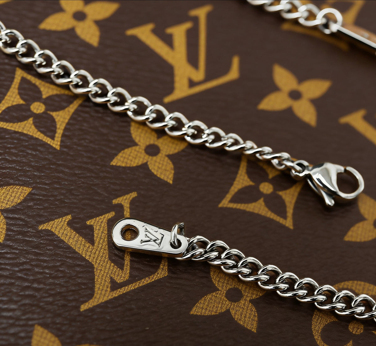 Bracelet for women - alternate angle view 6