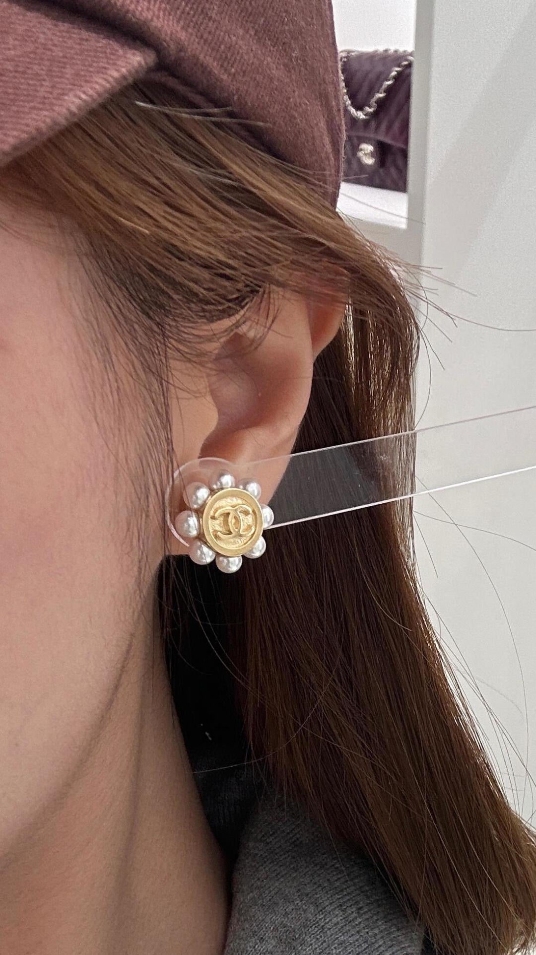 floral Stud Earrings for women - alternate angle view 16