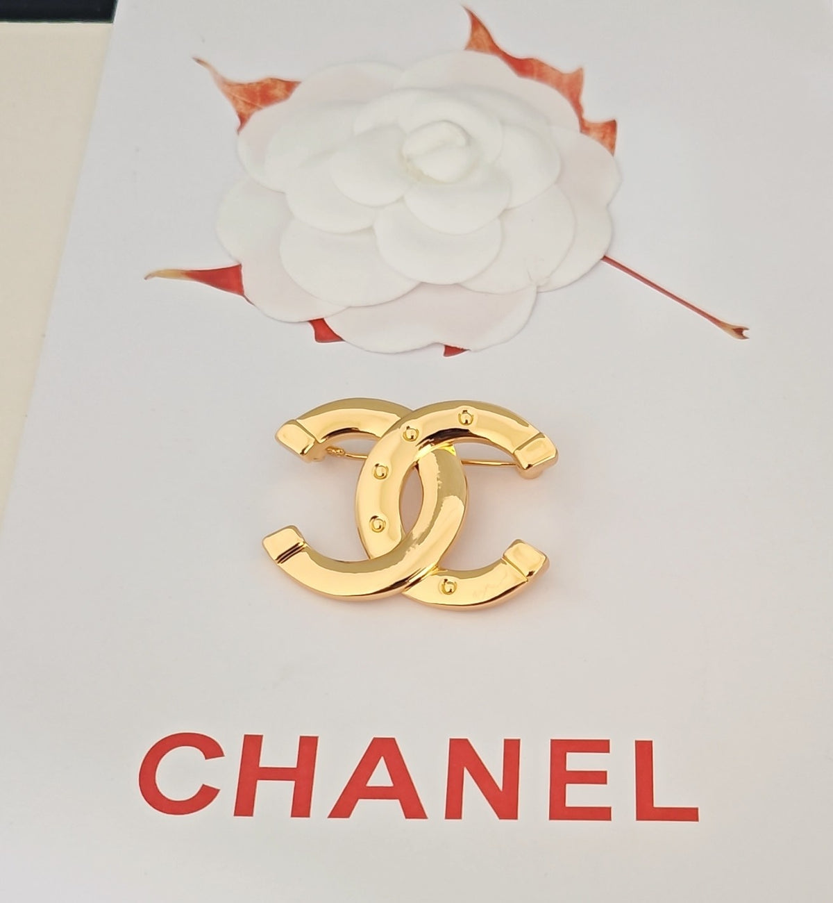 yellow brass Brooch for women - alternate angle view 5