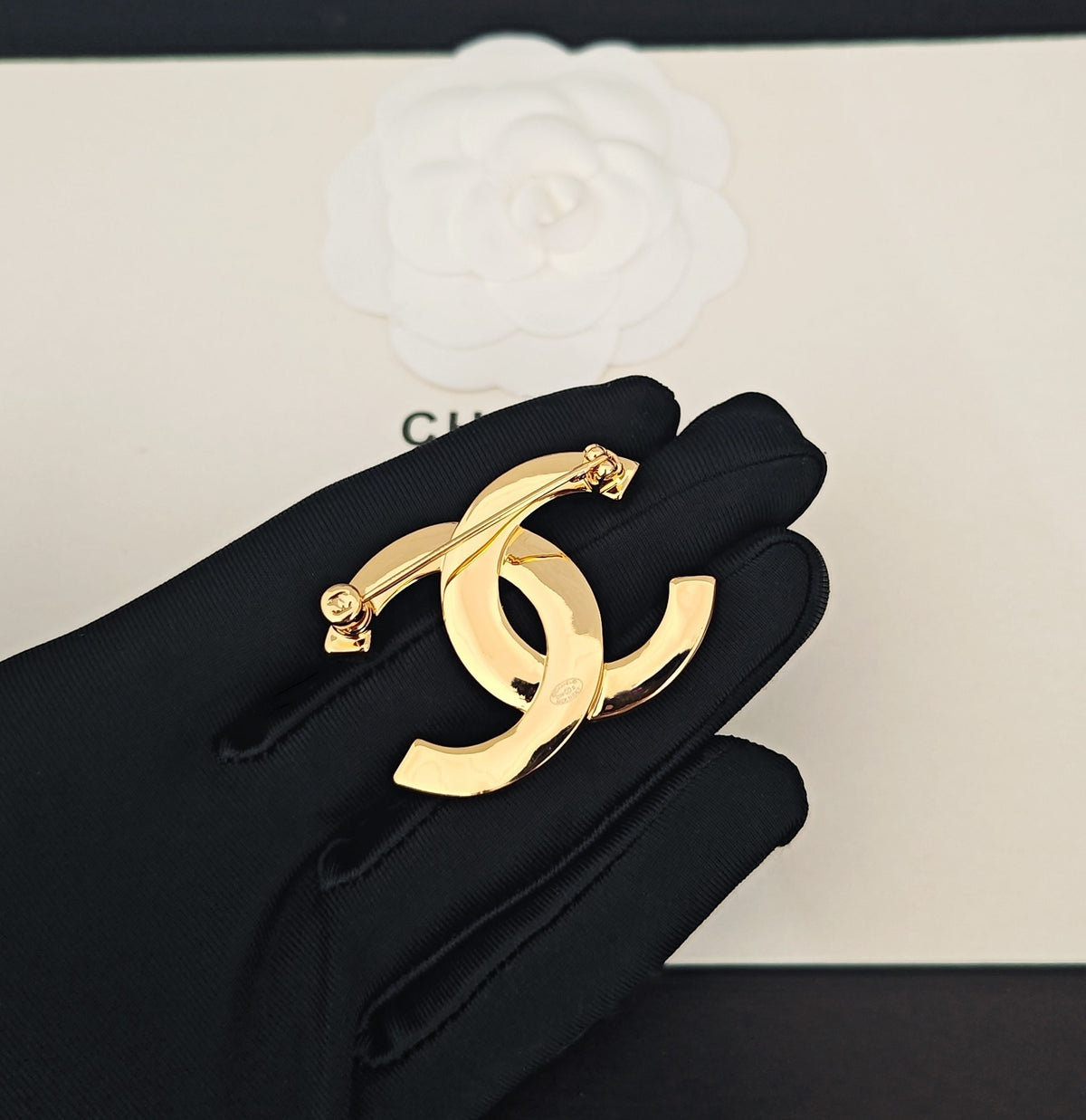 yellow brass Brooch for women - alternate angle view 3