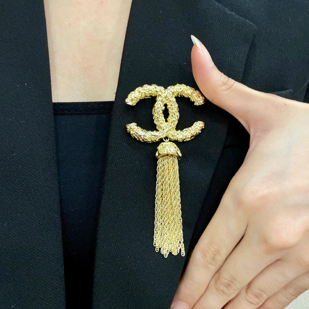 Suit for men and women - product detail view