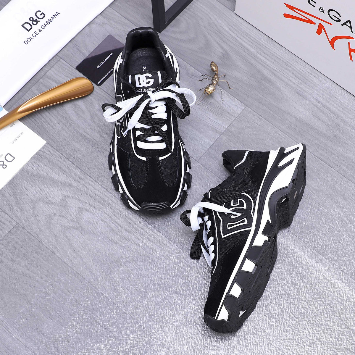 Dolce & Gabbana DG Couple's Suede Casual Sneakers