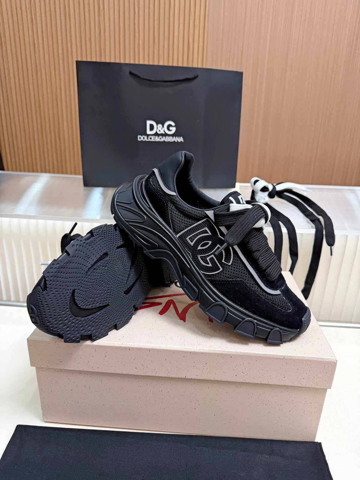 Dolce & Gabbana DG Couple's Oxford & Lace Sneakers