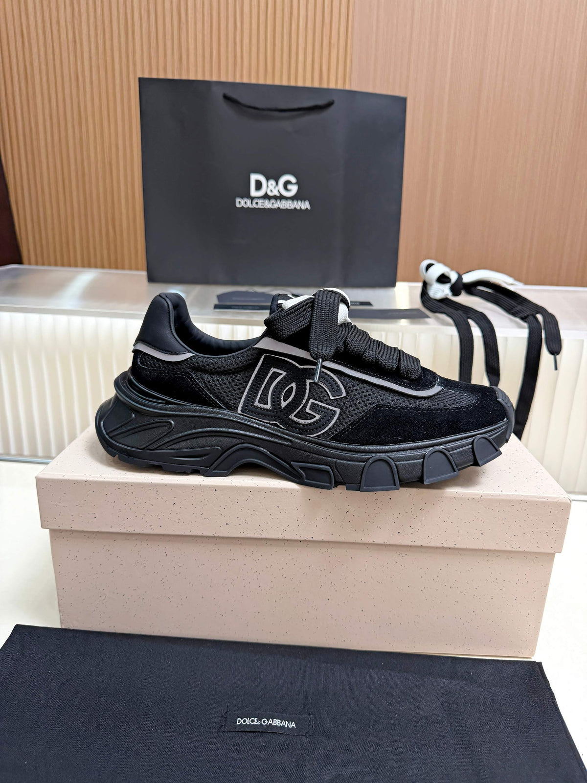 Dolce & Gabbana DG Couple's Oxford & Lace Sneakers