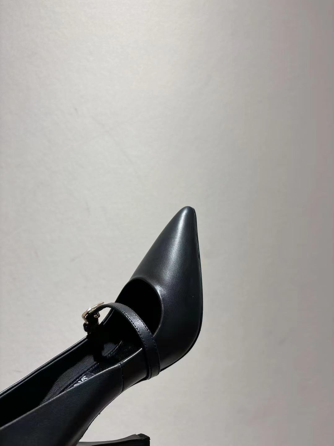 Dolce & Gabbana DG Women's Pointed-Toe Leather Heels