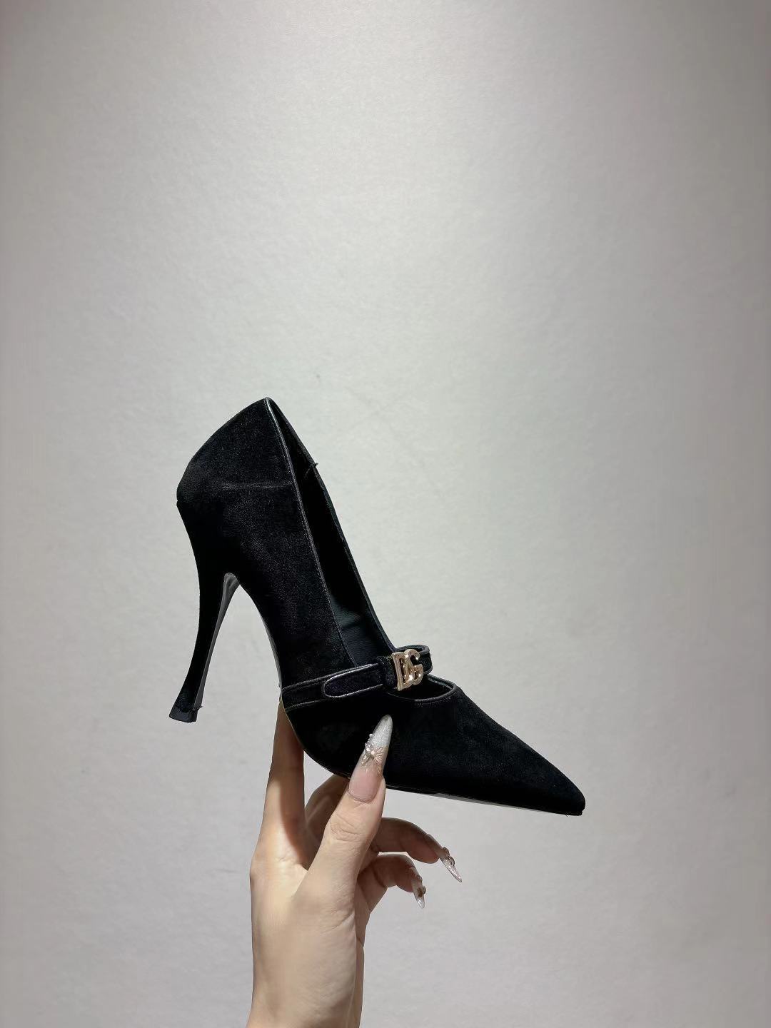 Dolce & Gabbana DG Women's Pointed-Toe Leather Heels