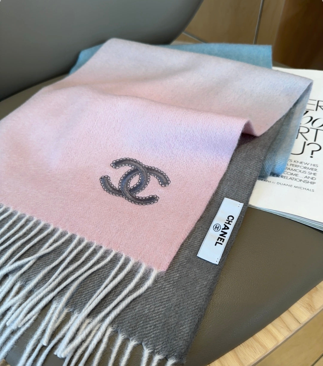 multicolor hollow Scarf for unisex couple - alternate angle view 8