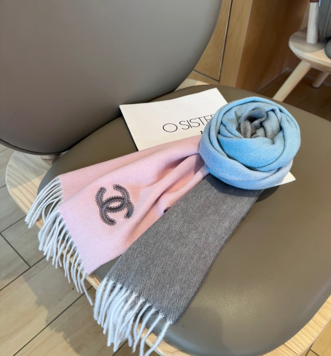 multicolor hollow Scarf for unisex couple - alternate angle view 9