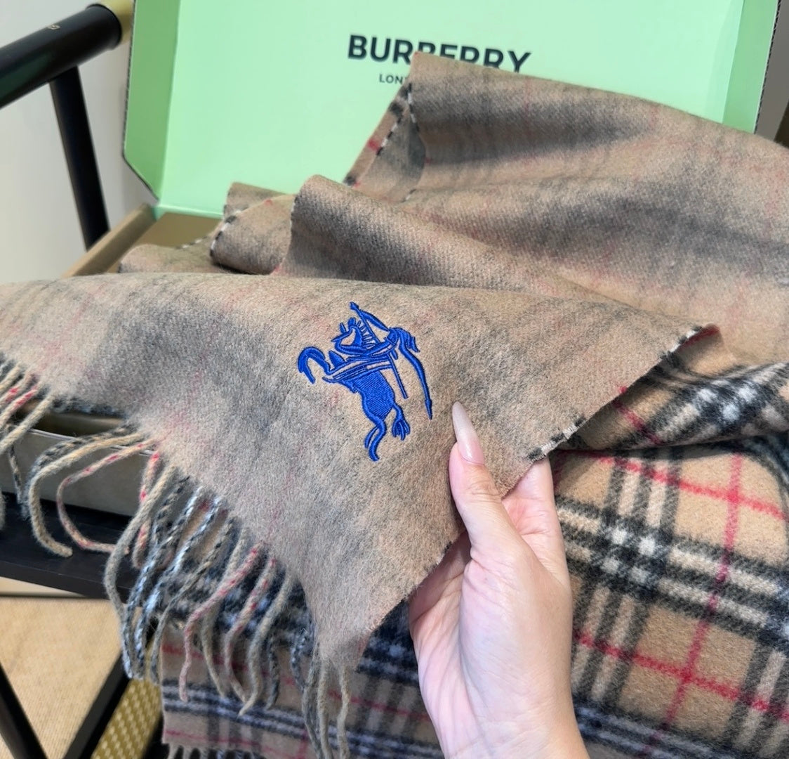 stylish Scarf for men - alternate angle view 7