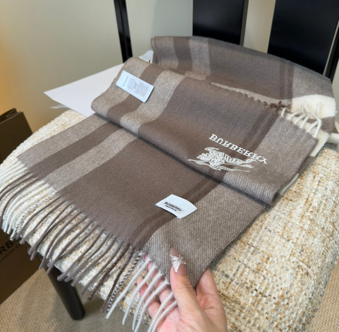 stylish Scarf for men - alternate angle view 8