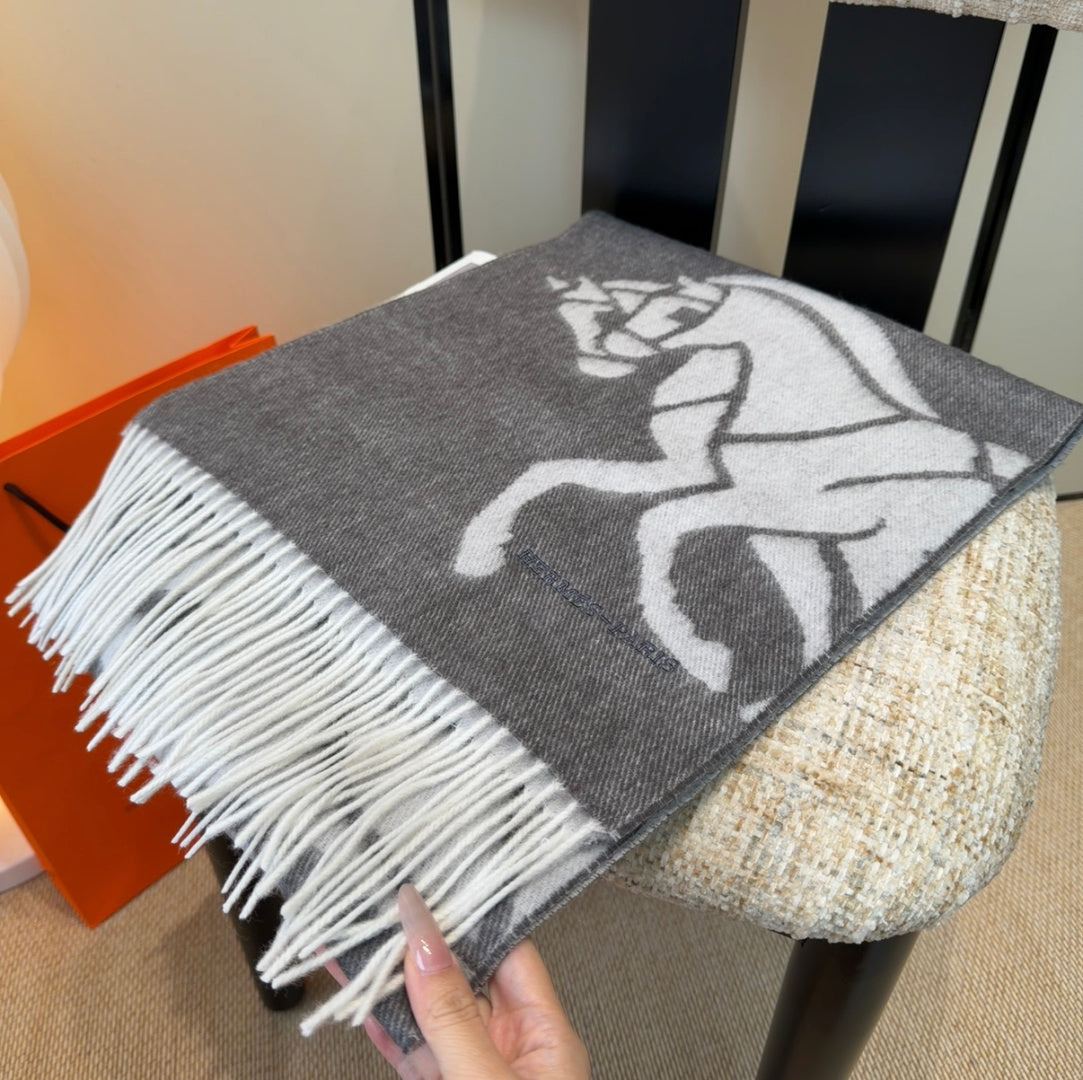 elegant Scarf for unisex couple - alternate angle view 4