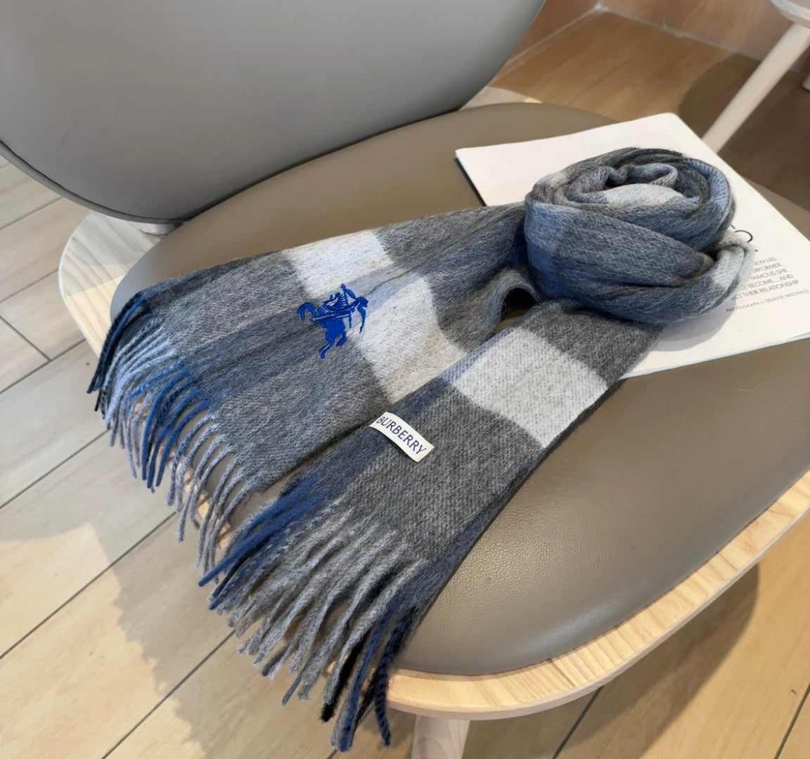 stylish Scarf for men - alternate angle view 9