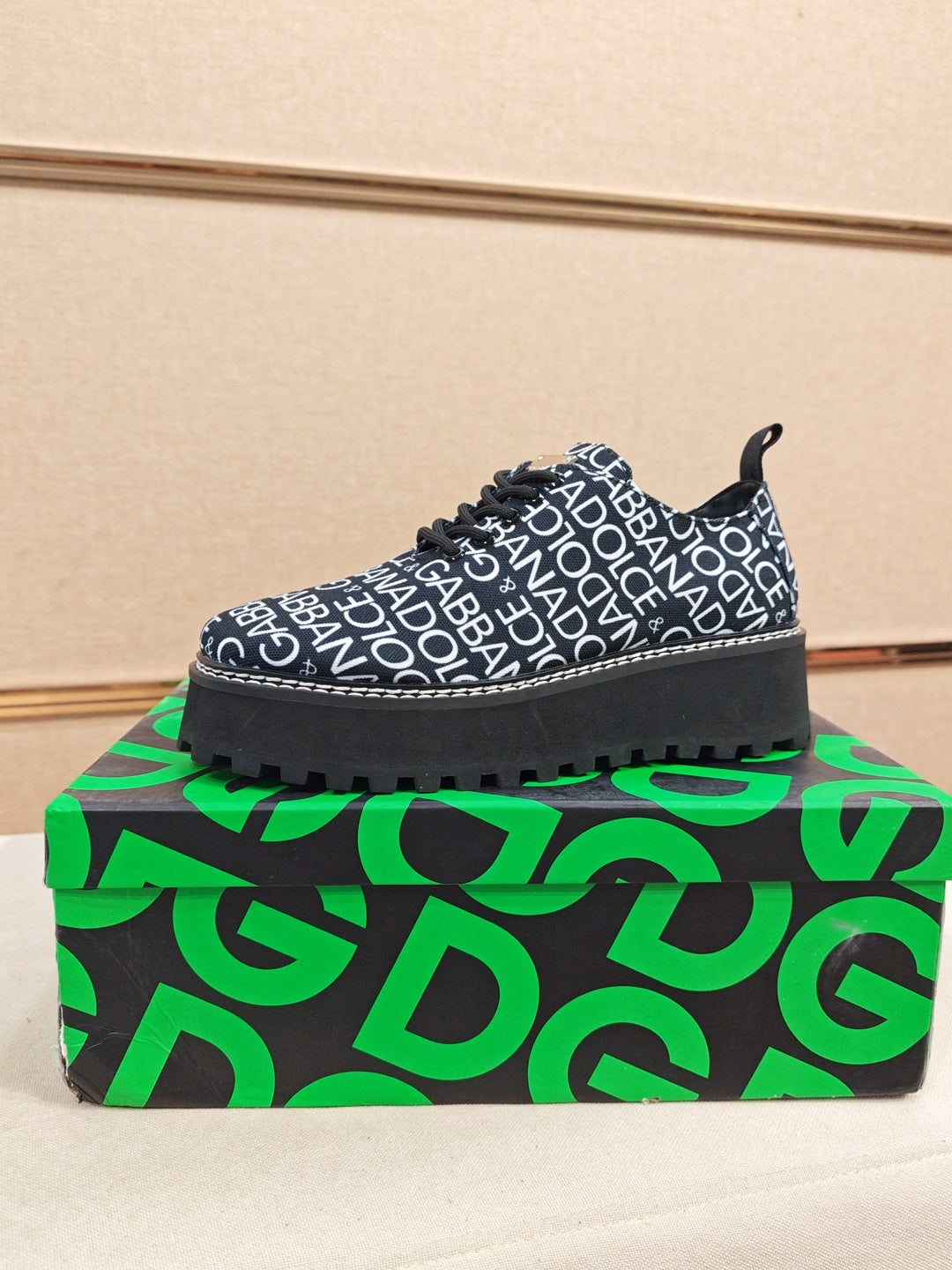 Dolce & Gabbana DG Couple's Athletic Casual Sneakers