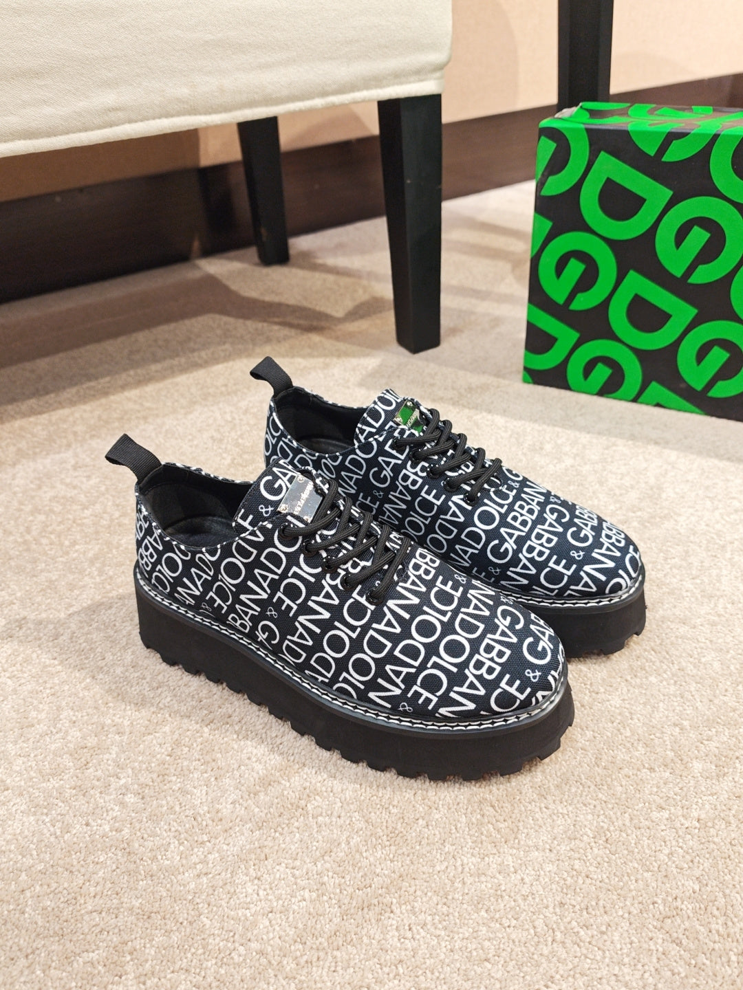 Dolce & Gabbana DG Couple's Athletic Casual Sneakers