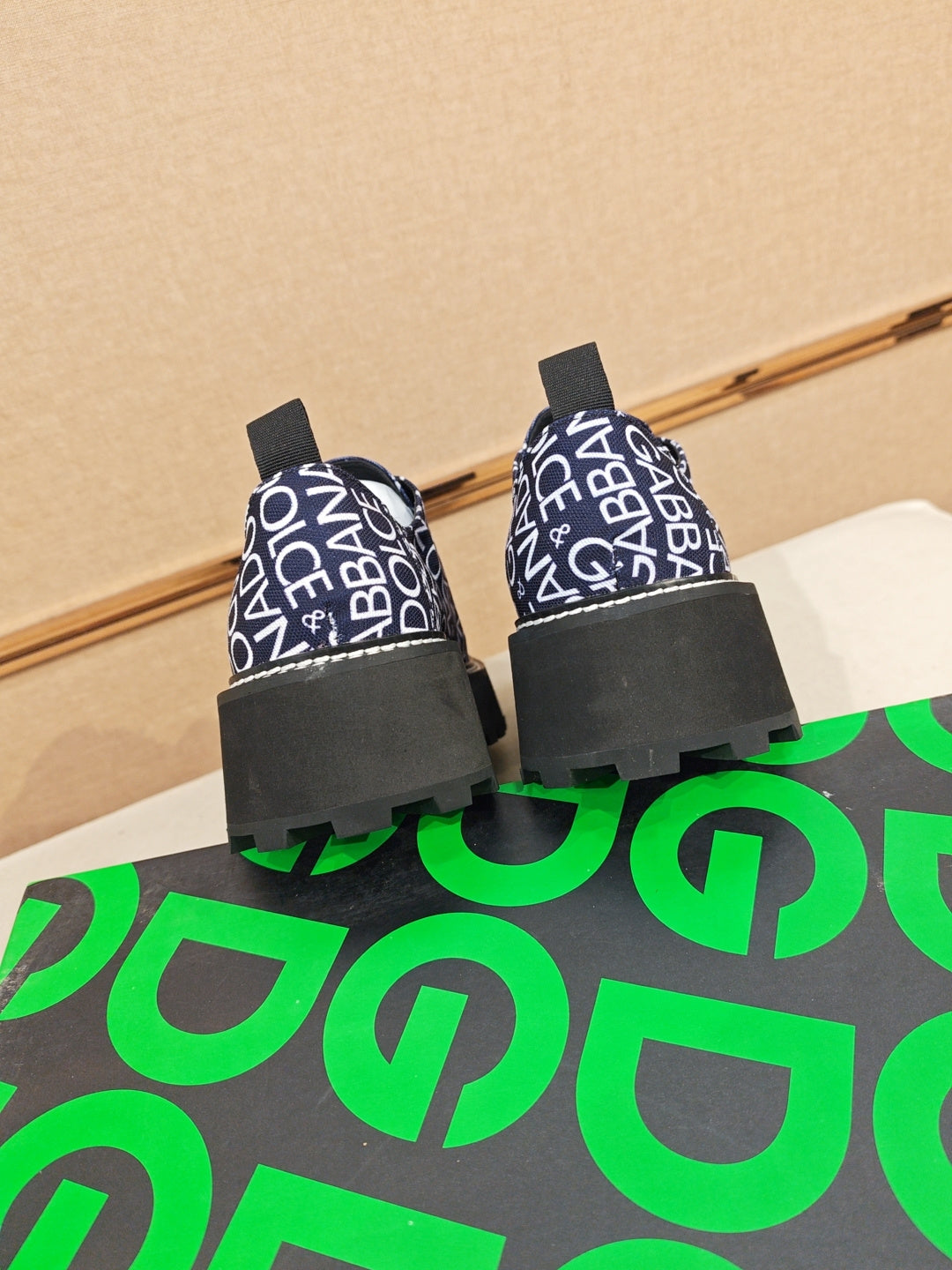 Dolce & Gabbana DG Couple's Athletic Casual Sneakers