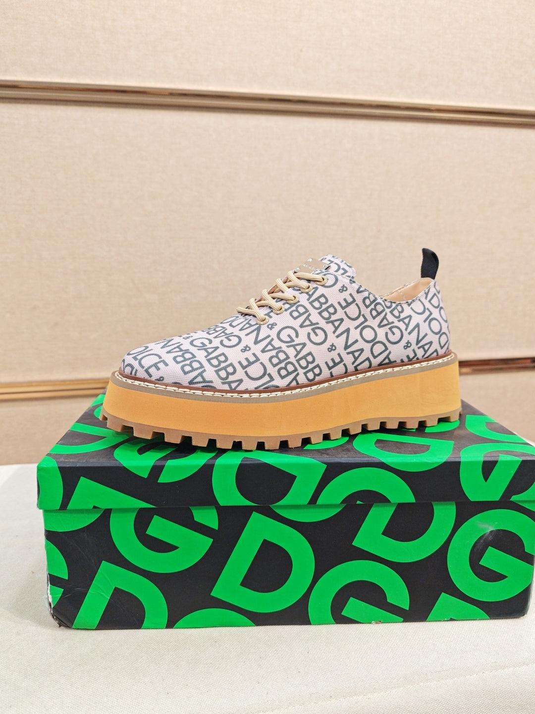 Dolce & Gabbana DG Couple's Athletic Casual Sneakers