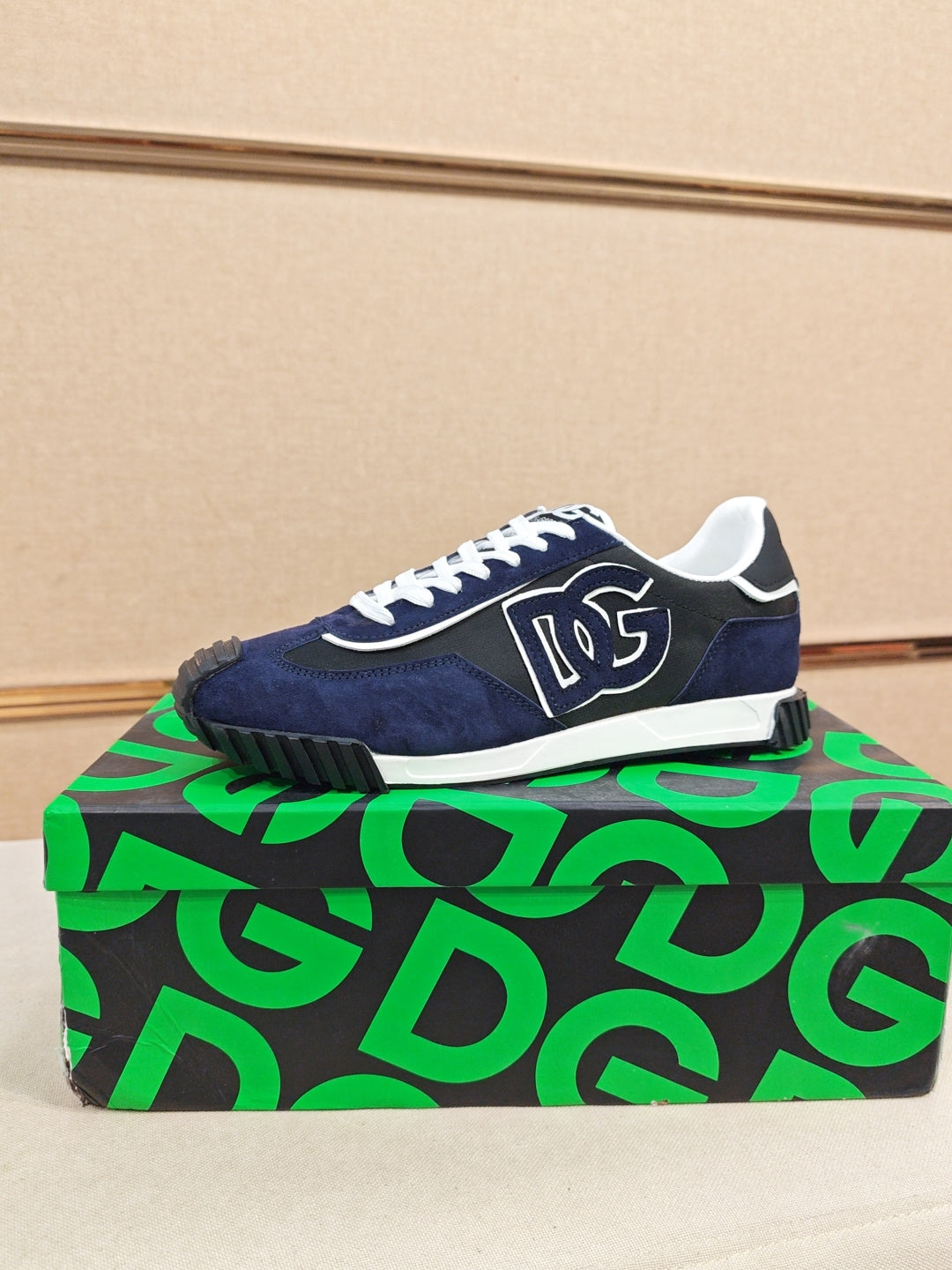 Dolce & Gabbana DG Couple's Athletic Casual Sneakers
