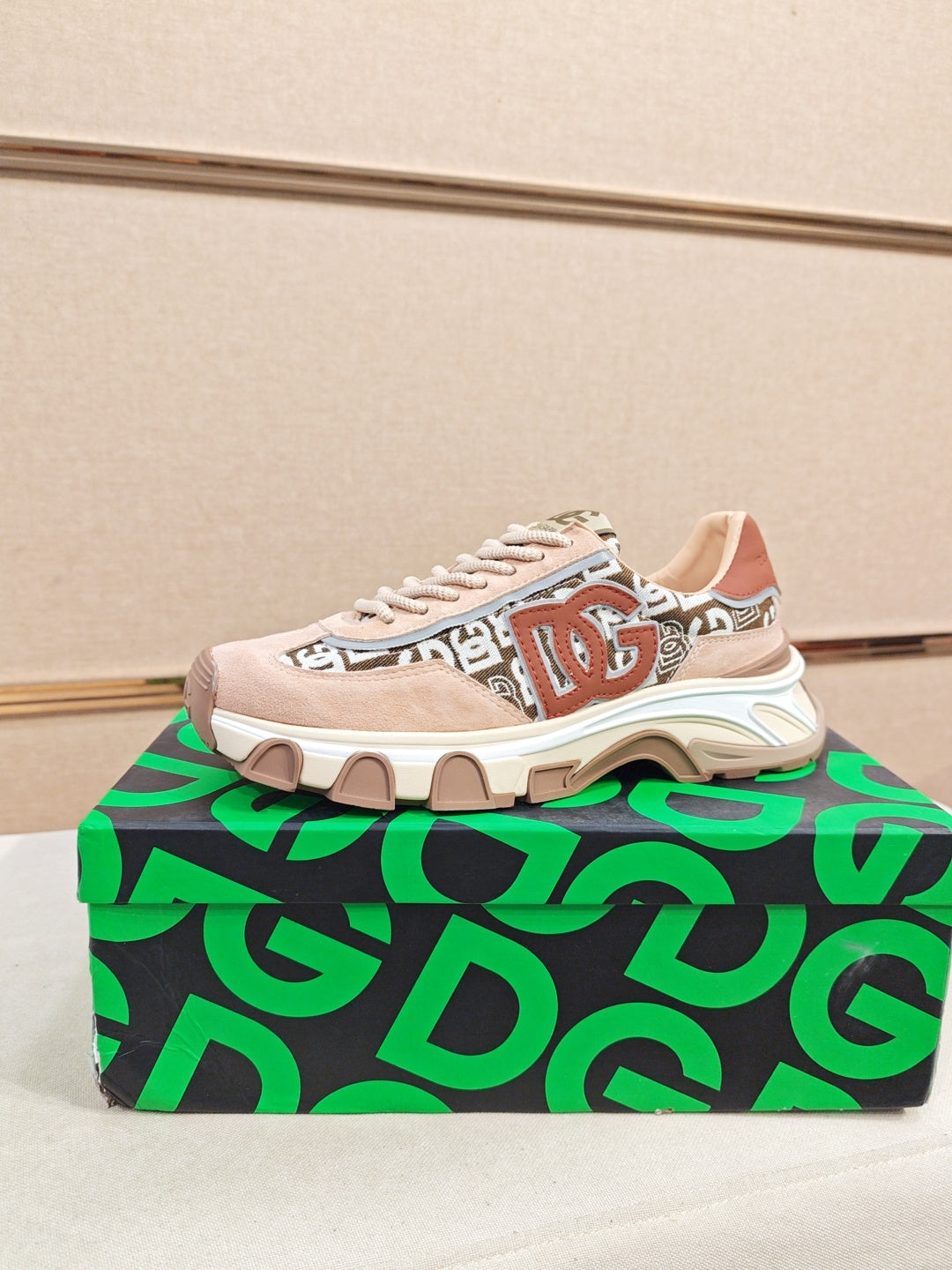 Dolce & Gabbana DG Couple's Athletic Casual Sneakers