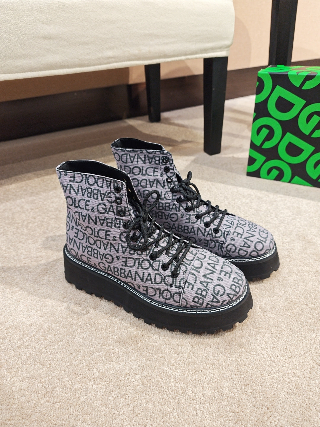Dolce & Gabbana DG Couple's Athletic Casual Sneakers