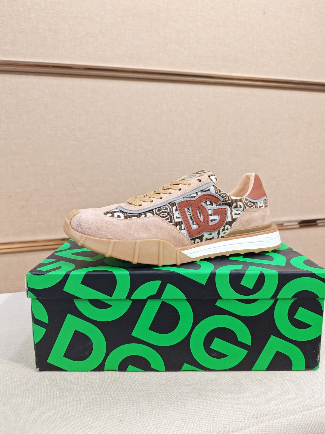 Dolce & Gabbana DG Couple's Athletic Casual Sneakers