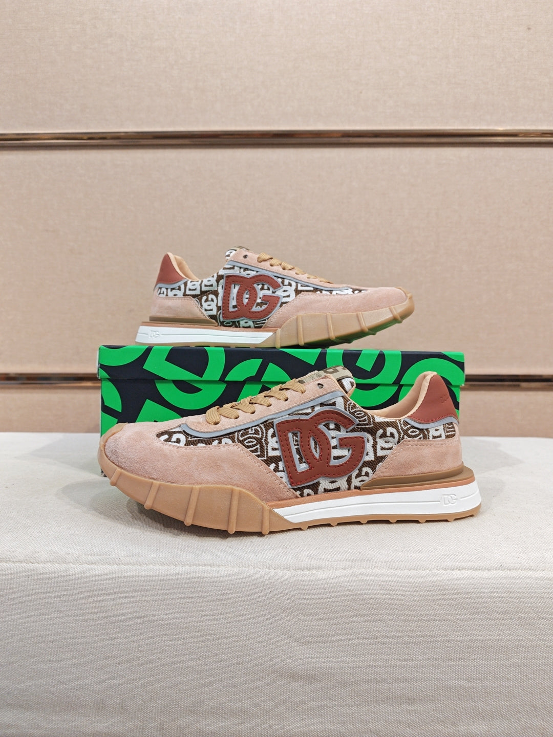 Dolce & Gabbana DG Couple's Athletic Casual Sneakers