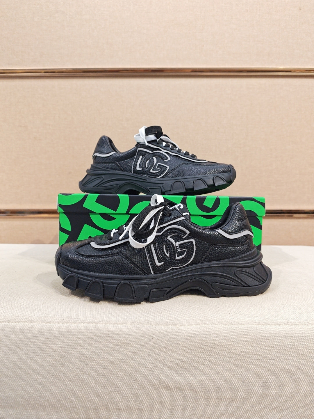 Dolce & Gabbana DG Couple's Athletic Casual Sneakers
