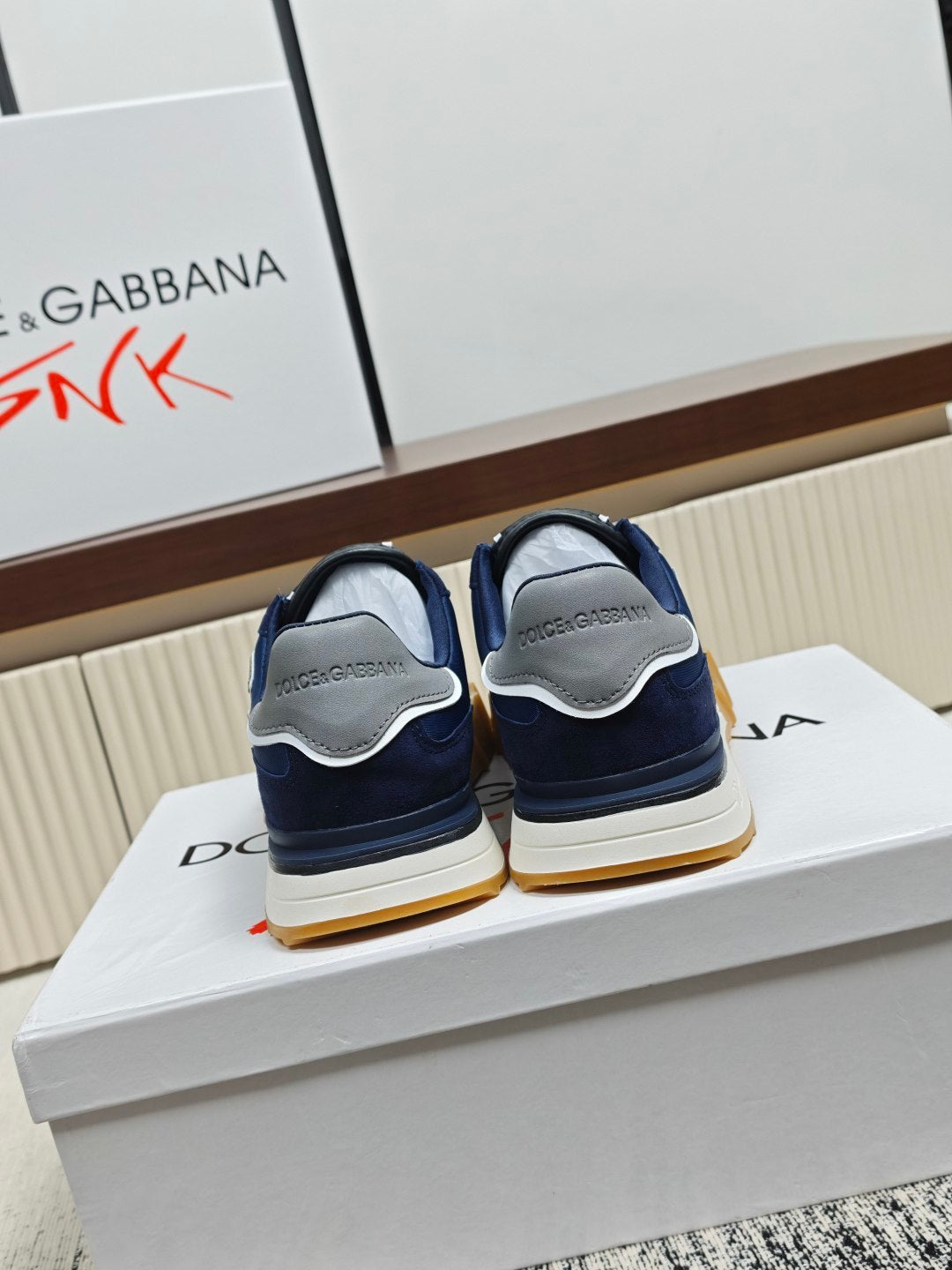 Dolce & Gabbana DG Couple's Athletic Casual Sneakers