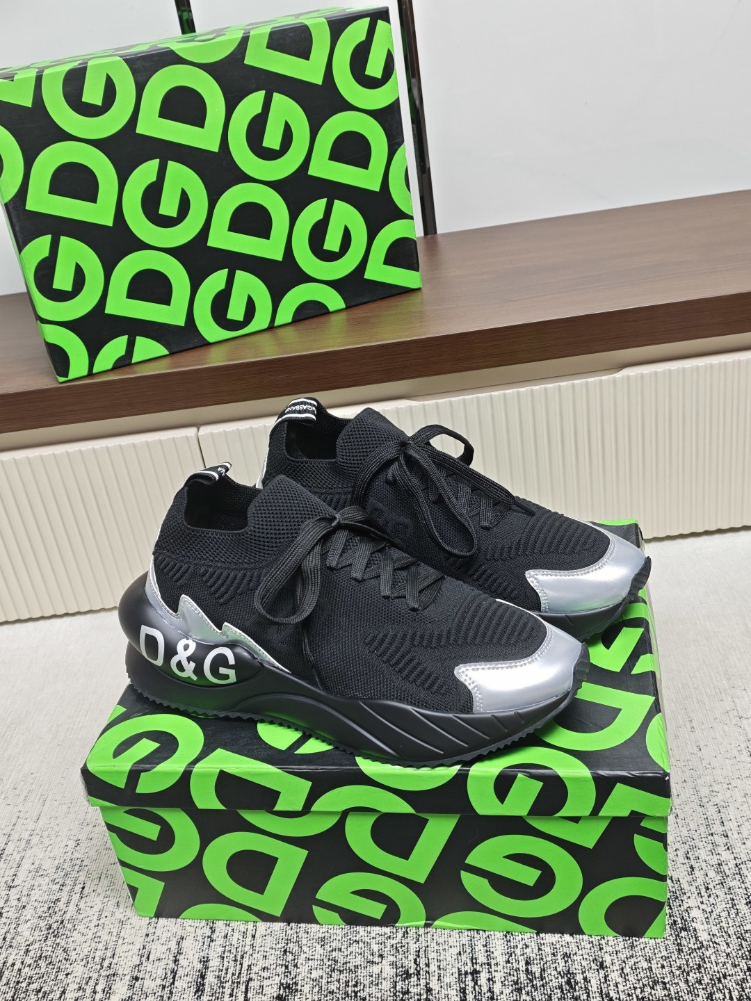 Dolce & Gabbana DG Couple's Athletic Casual Sneakers