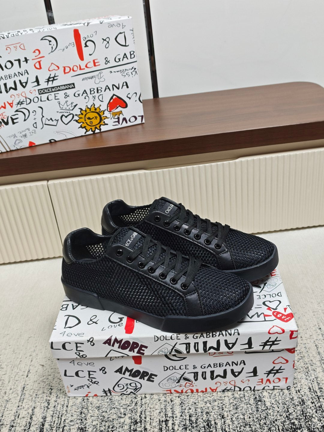 Dolce & Gabbana DG Couple's Athletic Casual Sneakers